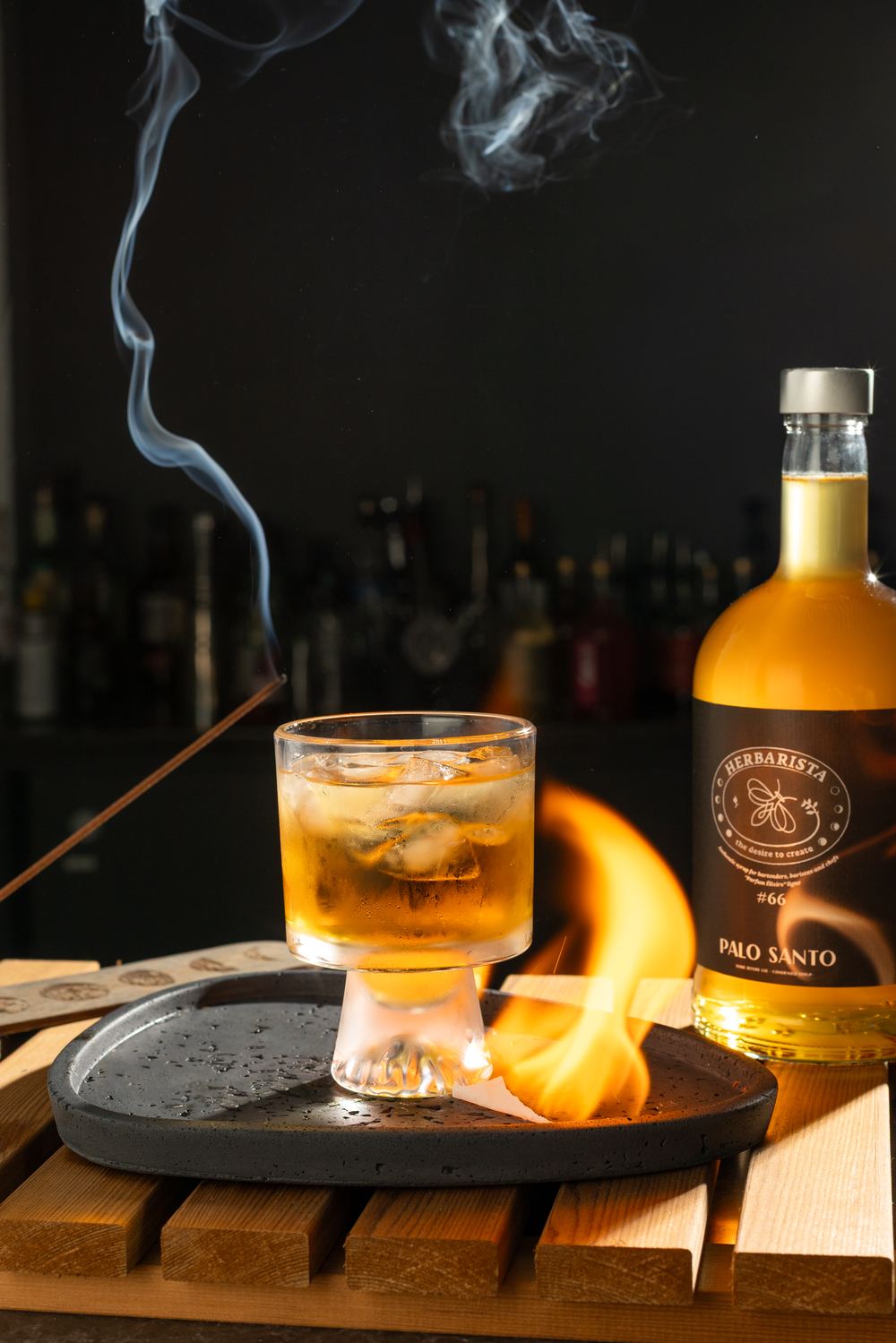 Коктейль Palo Santo: дым и пламя